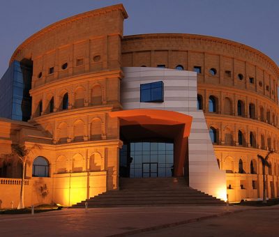 Embracing Technological Advancements: The Future University’s Edge